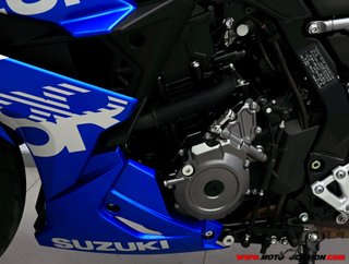 SUZUKI GSX-8R ¿A2?