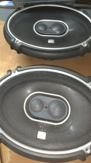 Altavoces JBL y Pioneer Coche