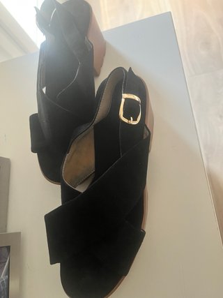 Sandalias negras plataforma, puestas una sola vez