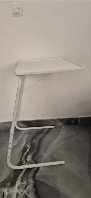 Mesa plegable blanca