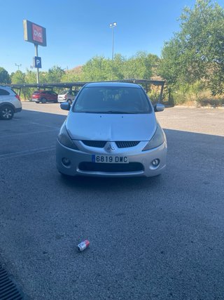 Mitsubishi  Grandis 2005