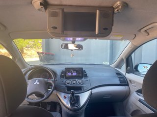 Mitsubishi  Grandis 2005