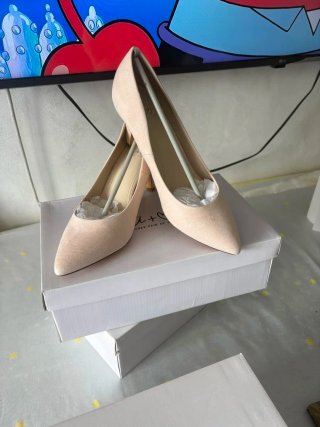 Zapatos de tacón beige