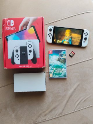 Nintendo Switch OLED + Zelda Tears of the Kingdom