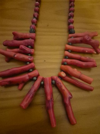 Collar con coral