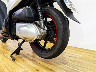HONDA SCOOPY SH300i TopBox   (2011-2015) 2013