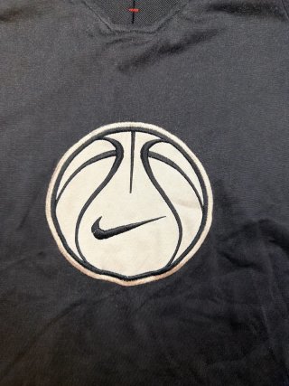 Nike T-shirt Active Sportswear Grigio con Logo