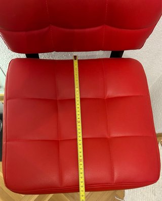 Taburete Rojo Regulable con Respaldo + repuesto