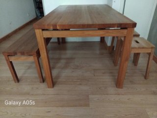 Mesa madera maciza de roble + banco + taburetes