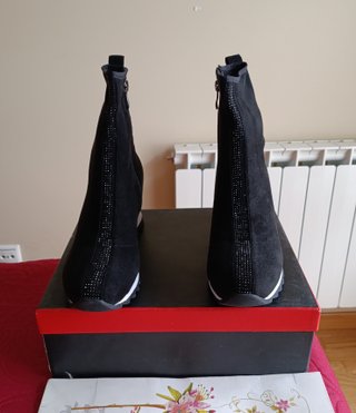 Botín Exé Talla 40 Negro y Plateado de 119.95€