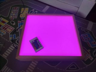Caja (mesa) de luz de madera.