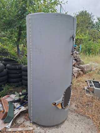 Depósito de agua termico grande