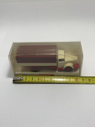 Mercedes L 6600 da marca Wiking escala 1/87