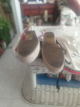Alpargatas de verano negras y beige