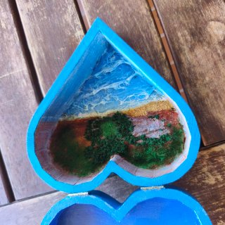 Diorama Artigianale su scatola a cuore natura mare