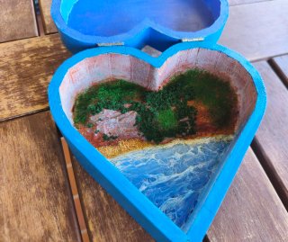 Diorama Artigianale su scatola a cuore natura mare