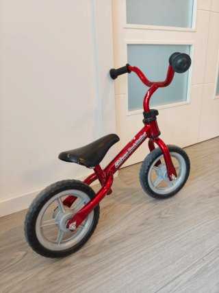Bici de equilibrio roja