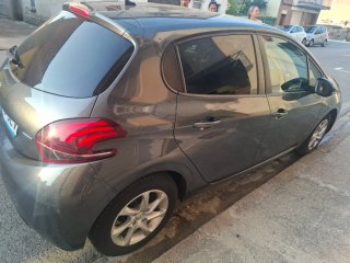 Peugeot 208 2016