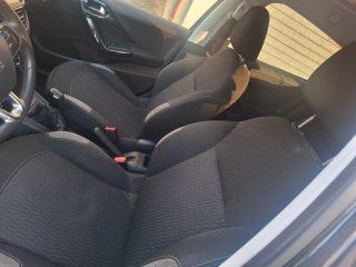 Peugeot 208 2016