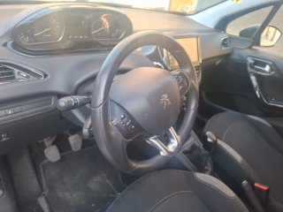 Peugeot 208 2016