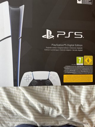 Playstation 5 Digital 1TB + 2 Mandos