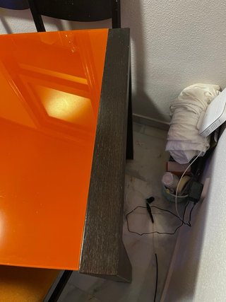 Mesa comedor y 4 sillas cristal naranja