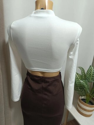 Blusa mujer blanca mangas acampanadas.