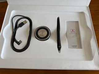 Wacom Intuos Pro M (PTH-660) con Caja