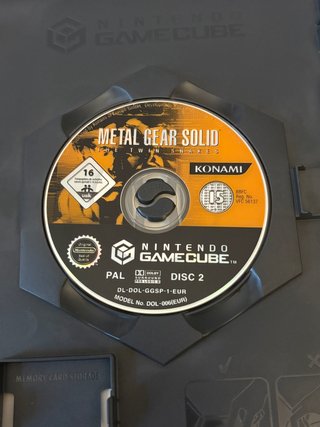 METAL GEAR SOLID THE TWIN SNAKES NINTENDO GAMECUBE