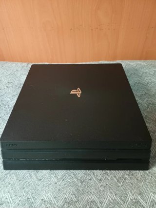 PS4 Pro 1TB + 2 Controller Originali + Giochi