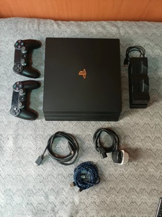 PS4 Pro 1TB + 2 Controller Originali + Giochi