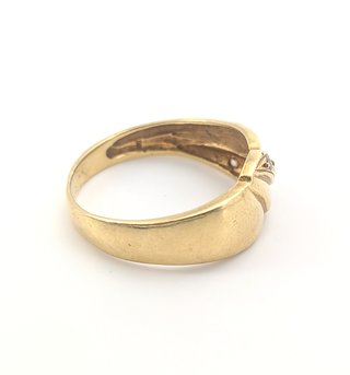 Anillo de oro de 18k con circonitas, 2.24 g, T-16.