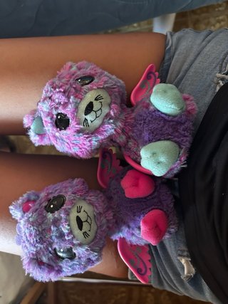 2 Peluches Morados con Alas Son animatronicos
