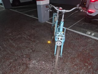 Bicicleta italiana  de ciudad azul