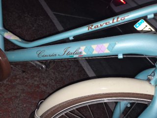 Bicicleta italiana  de ciudad azul