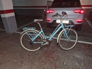 Bicicleta italiana  de ciudad azul