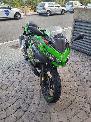 Kawasaki Ninja 400 Sportbike Verde/Negro