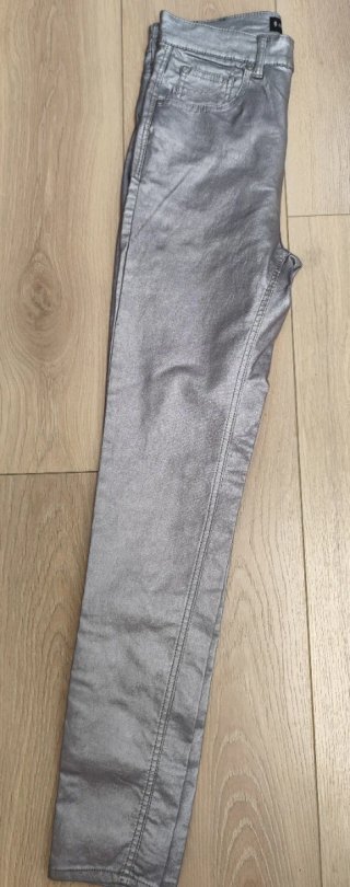 Pantalones Stradivarius plateados talla 36