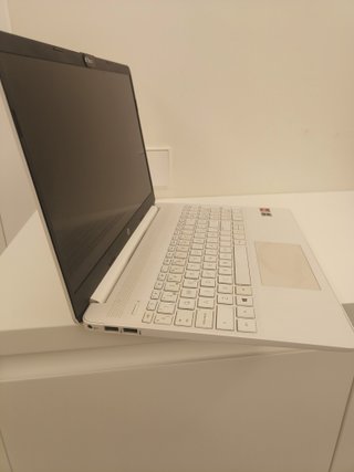 Ordenador HP 15s-eq2032ns Ryzen 7 5700U 8GB RAM