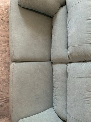 Sofá de 2 plazas muy cómodo
