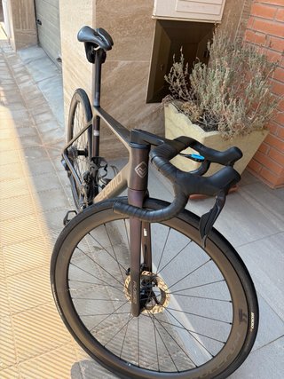 Bicicleta de carretera Megamo Raise SLR 2026