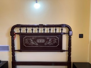 Cabecero y piecero de madera antiguo