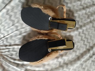 Sandalias Beige con Pelo