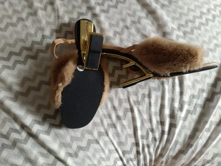 Sandalias Beige con Pelo