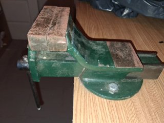 Tornillo de banco verde