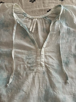 Blusa Anthropologie con puntillas