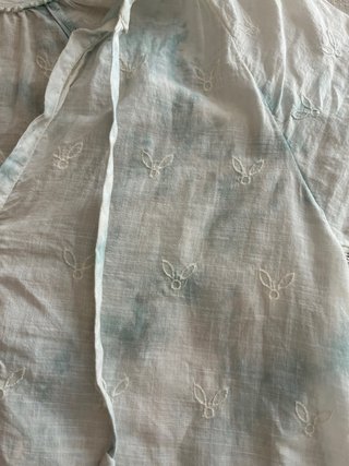 Blusa Anthropologie con puntillas