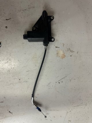 Cerradura asiento Tmax 560