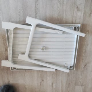 Mesa desmontable blanca