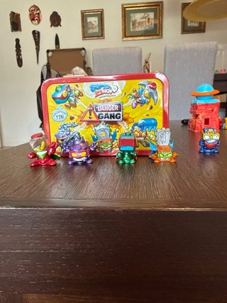 Lote Superzings: Comisaría, Camión y Figuras